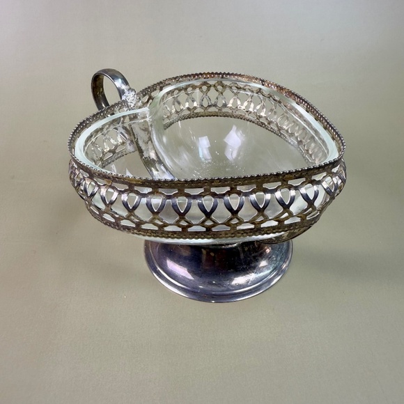 Vintage English Silverplate & Glass Heart Basket | Footed Handle Dish | England - Picture 4 of 16